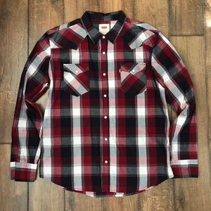 Levi’s Long Sleeve Button Down pattern shirt